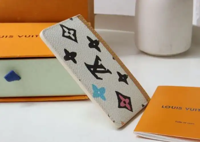 LV Wallets 4178G-0062