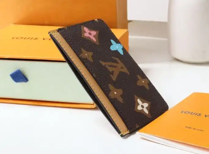 LV Wallets 4178G-0063