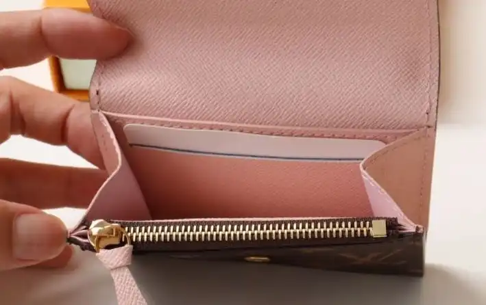 LV Wallets 4178G-0065