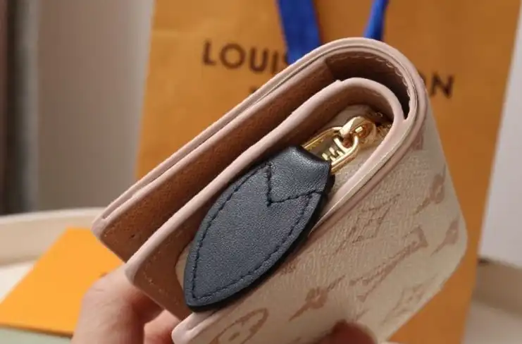 LV Wallets 4178G-0072