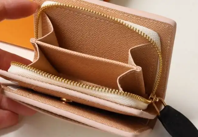 LV Wallets 4178G-0072