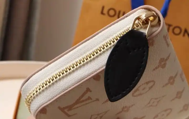 LV Wallets 4178G-0073