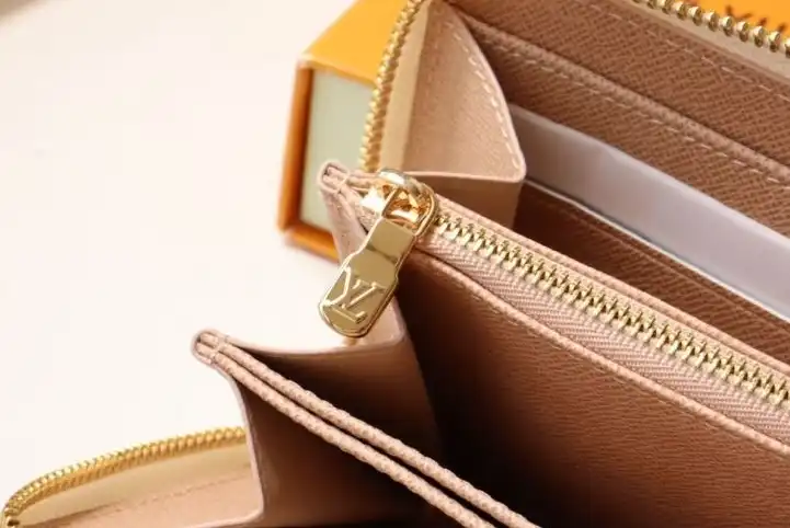 LV Wallets 4178G-0073