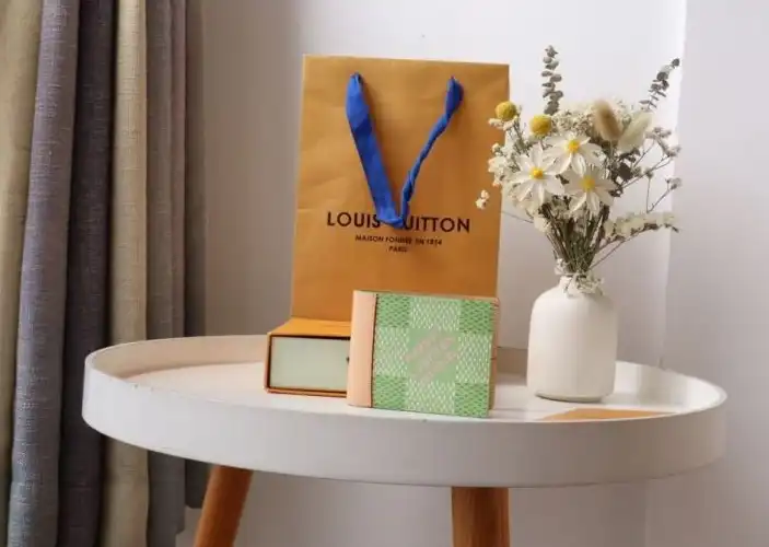 LV Wallets 4178G-0078