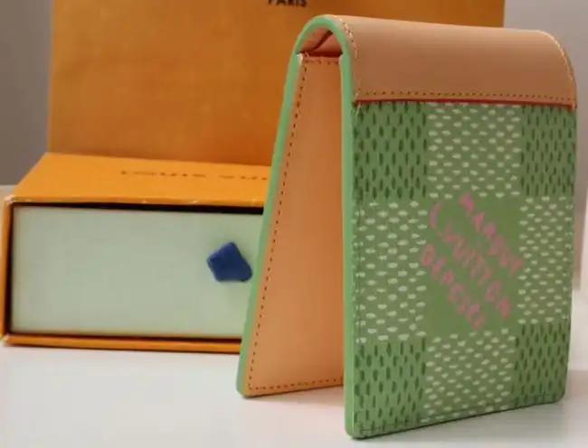 LV Wallets 4178G-0078