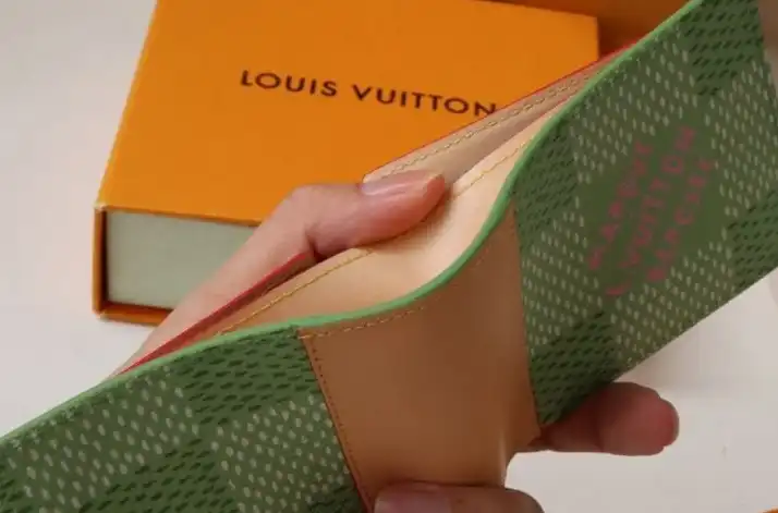LV Wallets 4178G-0078