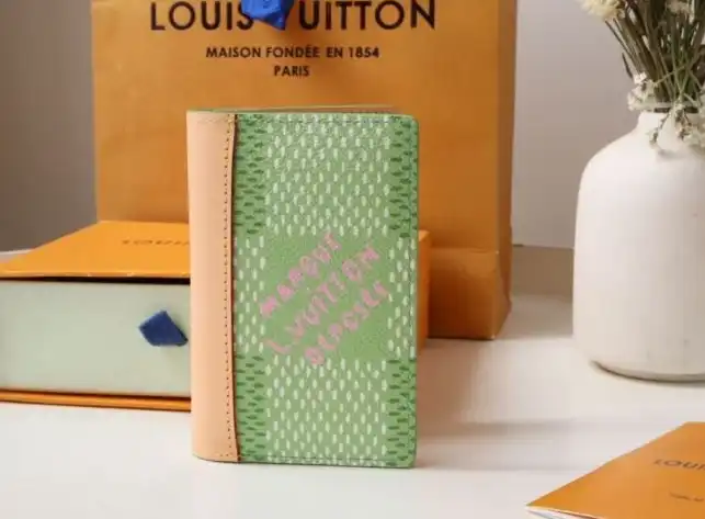 LV Wallets 4178G-0079