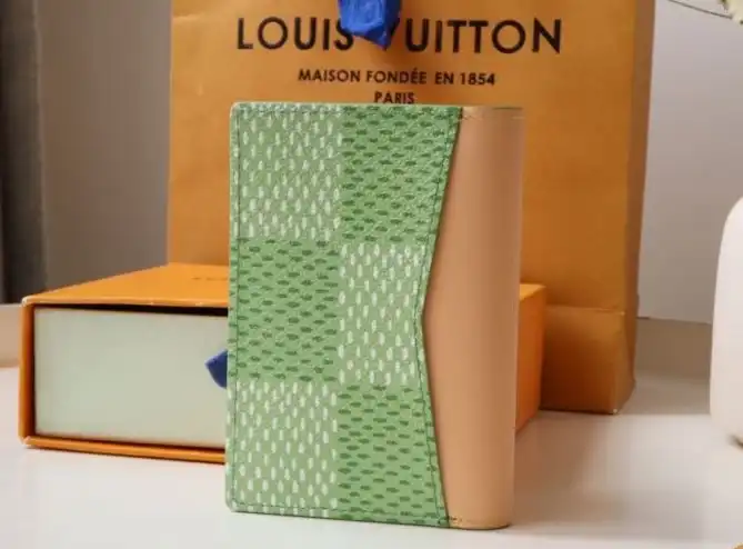 LV Wallets 4178G-0079