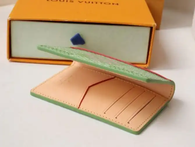 LV Wallets 4178G-0079