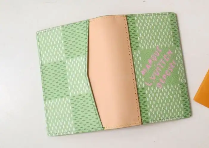 LV Wallets 4178G-0079