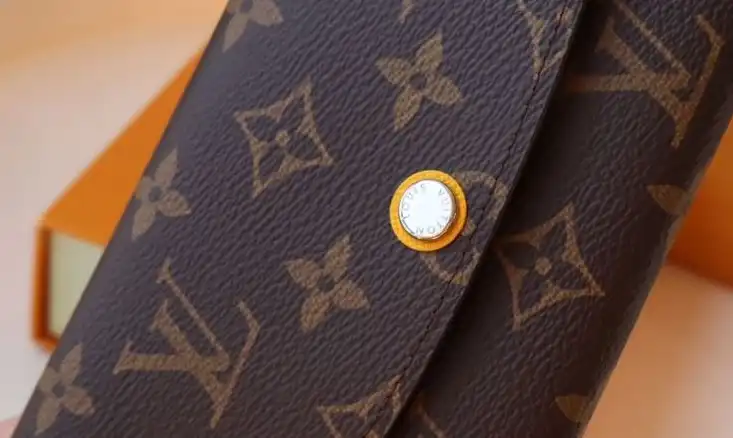 LV Wallets 4178G-0081