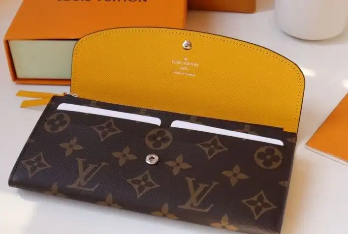 LV Wallets 4178G-0081
