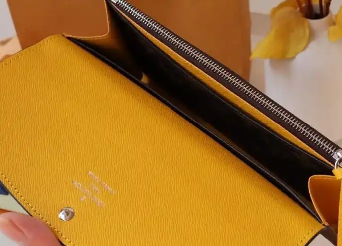 LV Wallets 4178G-0081