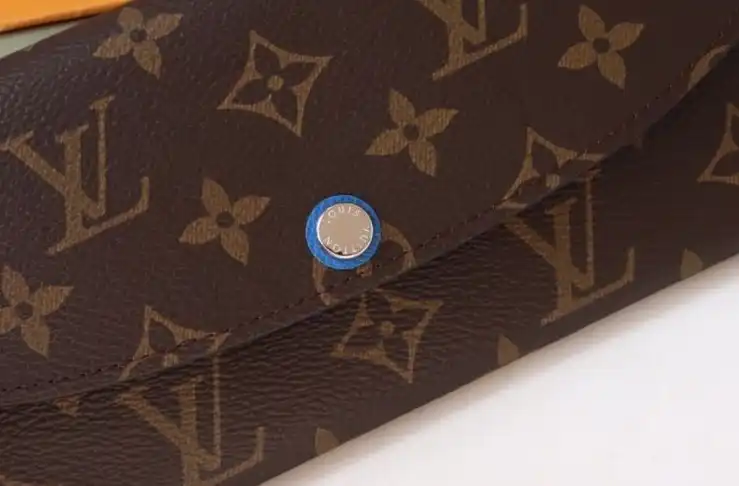 LV Wallets 4178G-0084