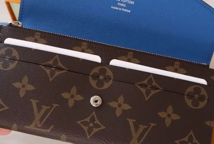 LV Wallets 4178G-0084