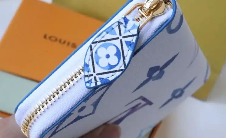 LV Wallets 4178G-0088