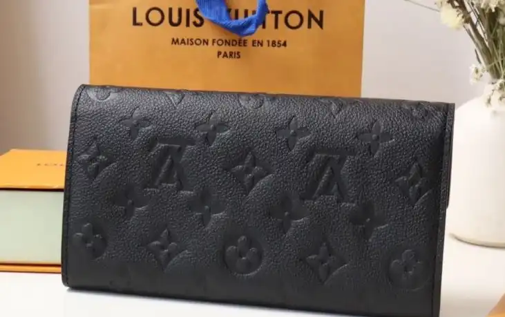 LV Wallets 4178G-0092