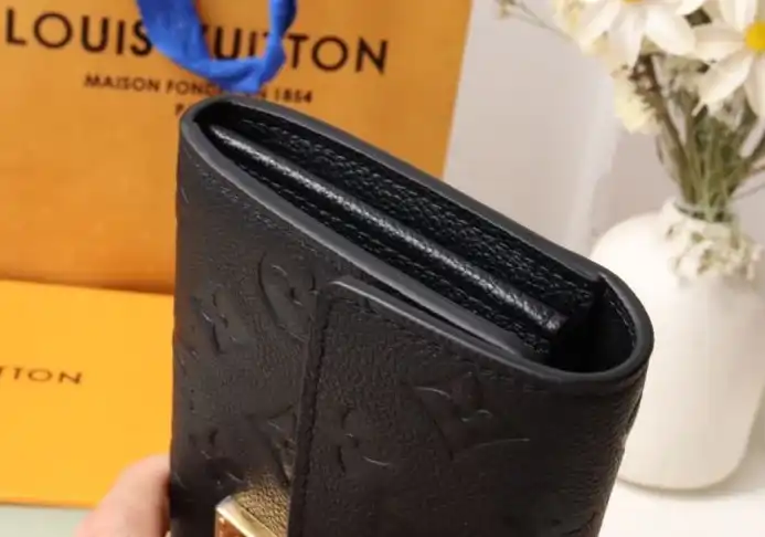LV Wallets 4178G-0092