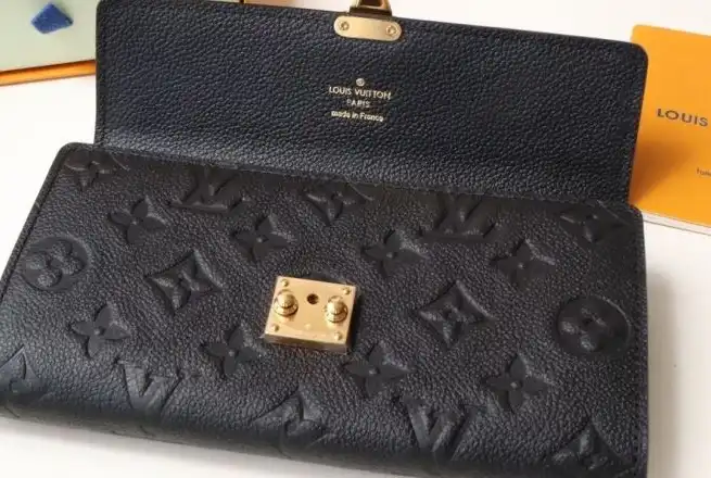 LV Wallets 4178G-0092