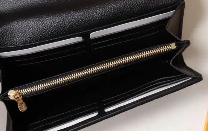LV Wallets 4178G-0092