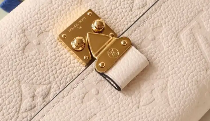 LV Wallets 4178G-0093