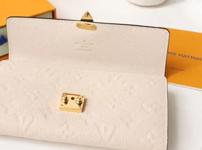 LV Wallets 4178G-0093