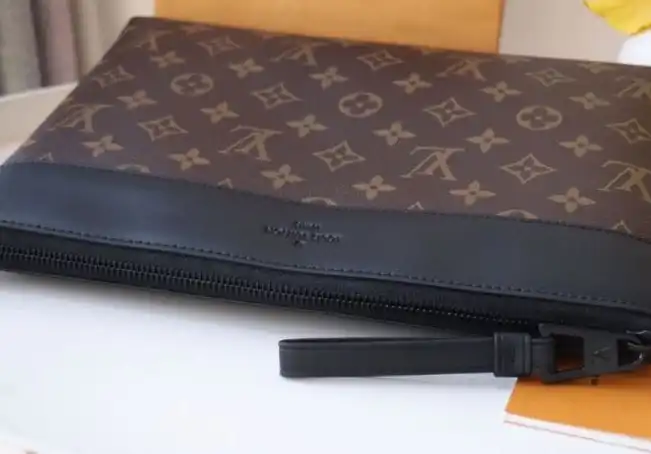 LV Clutch Bags 4178G-0097