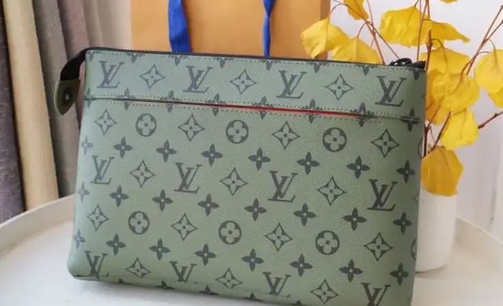 LV Clutch Bags 4178G-0098