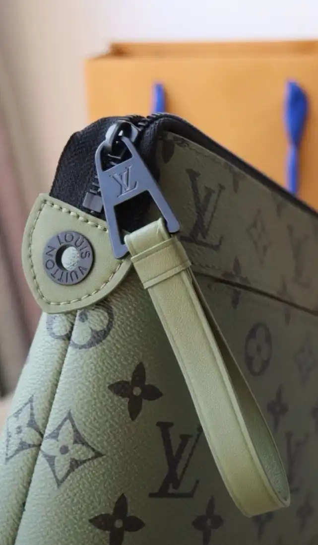 LV Clutch Bags 4178G-0098