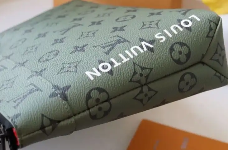 LV Clutch Bags 4178G-0098