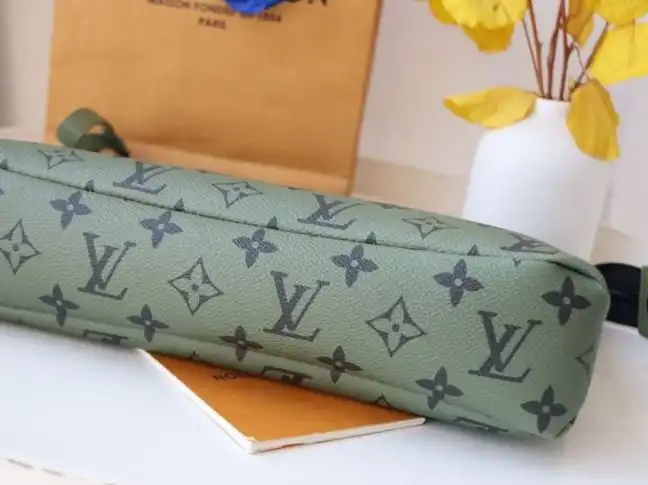 LV Clutch Bags 4178G-0098