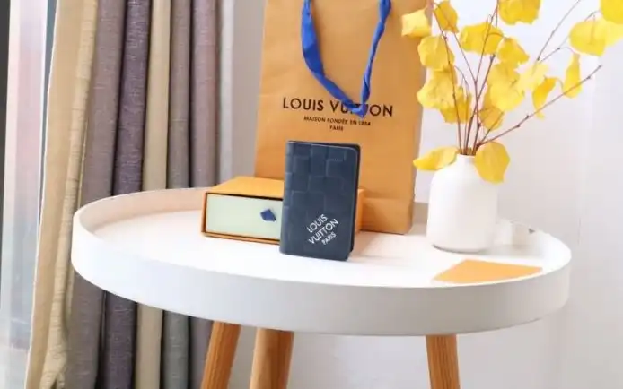 LV Wallets 4178G-0100