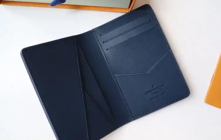 LV Wallets 4178G-0100