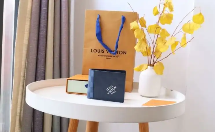 LV Wallets 4178G-0101