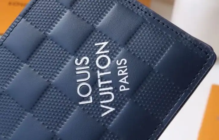 LV Wallets 4178G-0101