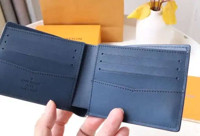 LV Wallets 4178G-0101
