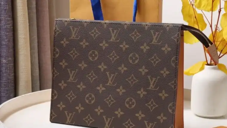 LV Clutch Bags 4178G-0102