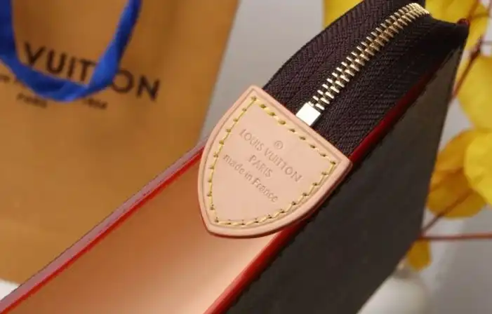 LV Clutch Bags 4178G-0102