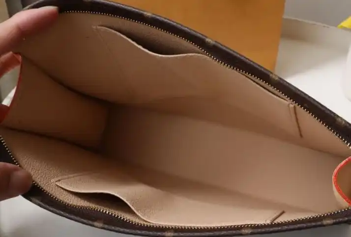 LV Clutch Bags 4178G-0102