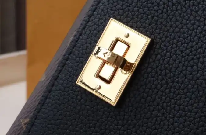 LV Wallets 4178G-0103