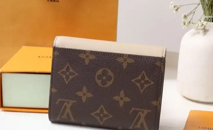 LV Wallets 4178G-0104