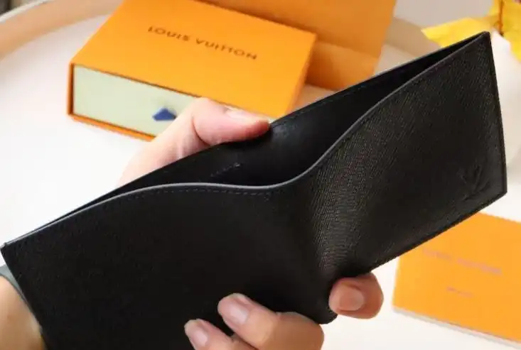 LV Wallets 4178G-0115