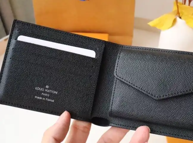 LV Wallets 4178G-0117