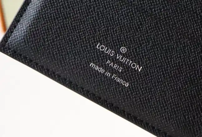 LV Wallets 4178G-0117