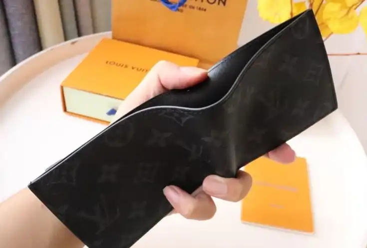 LV Wallets 4178G-0118