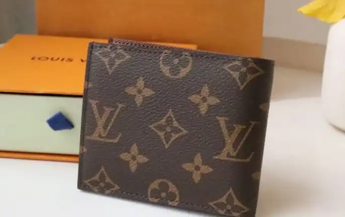 LV Wallets 4178G-0119
