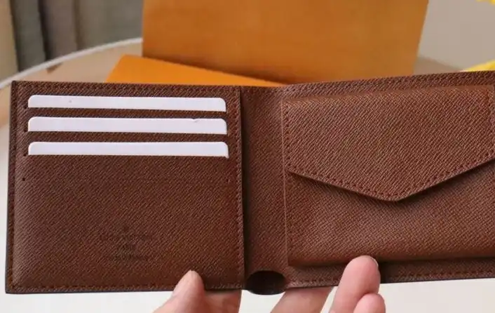 LV Wallets 4178G-0119