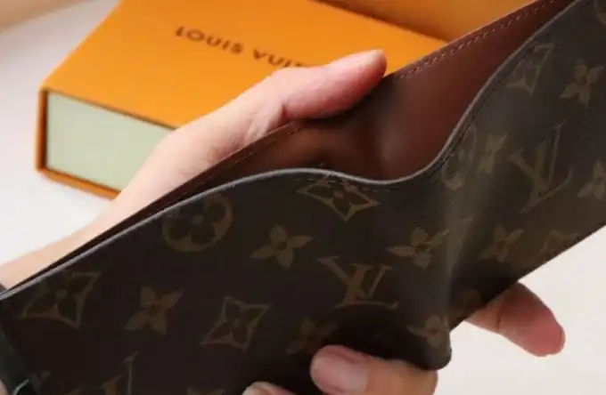 LV Wallets 4178G-0119
