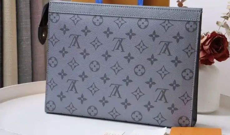 LV Clutch Bags 4178G-0120