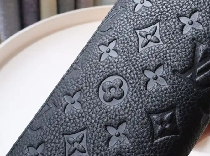 LV Wallets 4178G-0121